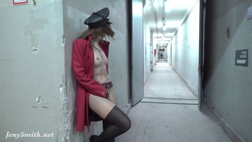 vlcsnap 00149 SIX 1000